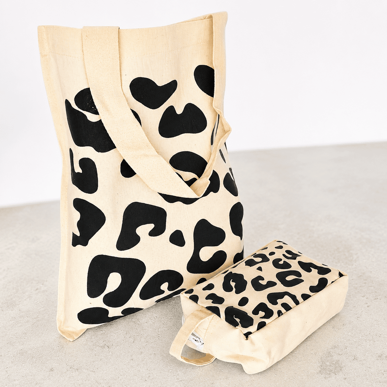 Cheetah Bundle Tote bag with Free Cheetah Cosmetic make up pouch Cheetah Bundle Tote bag with Free Cheetah Cosmetic make up pouch